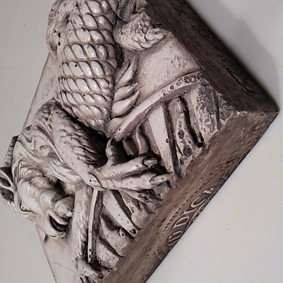 Sid Dickens Z-01 "Capricorn" Zodiac *Rare & Retired* - Picture 2 of 9